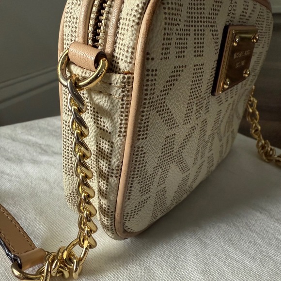 Michael Kors Crossbody Bag MK Signature Vanilla Chain Leather Camera Purse - Picture 9 of 11